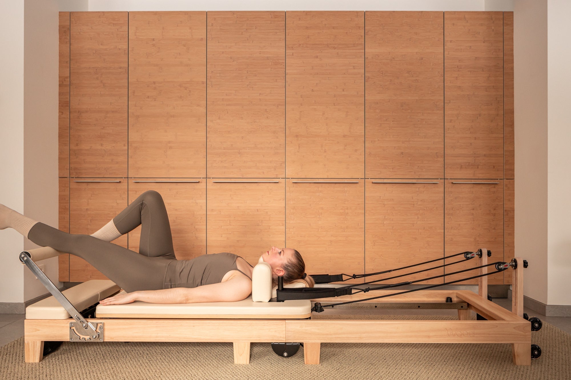 Meer dan een hype: waarom een Pilates Reformer de slimste investering voor je lichaam is (volgens de wetenschap)